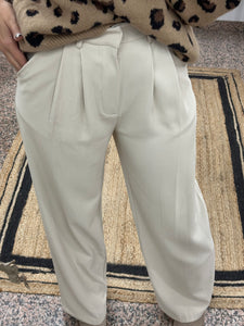 PANTALÓN SATINADO BEIGE