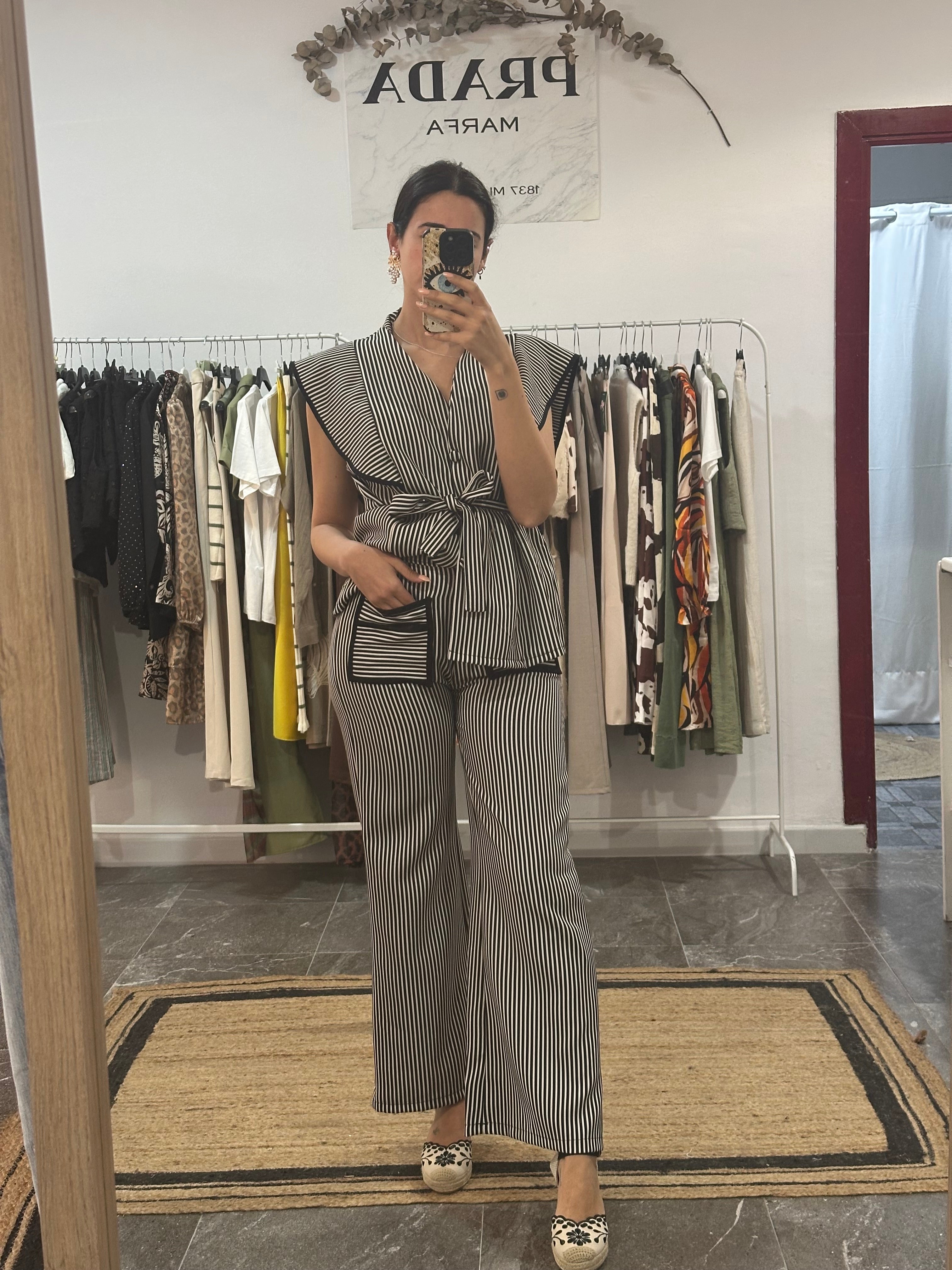 CONJUNTO RAYA NEGRO