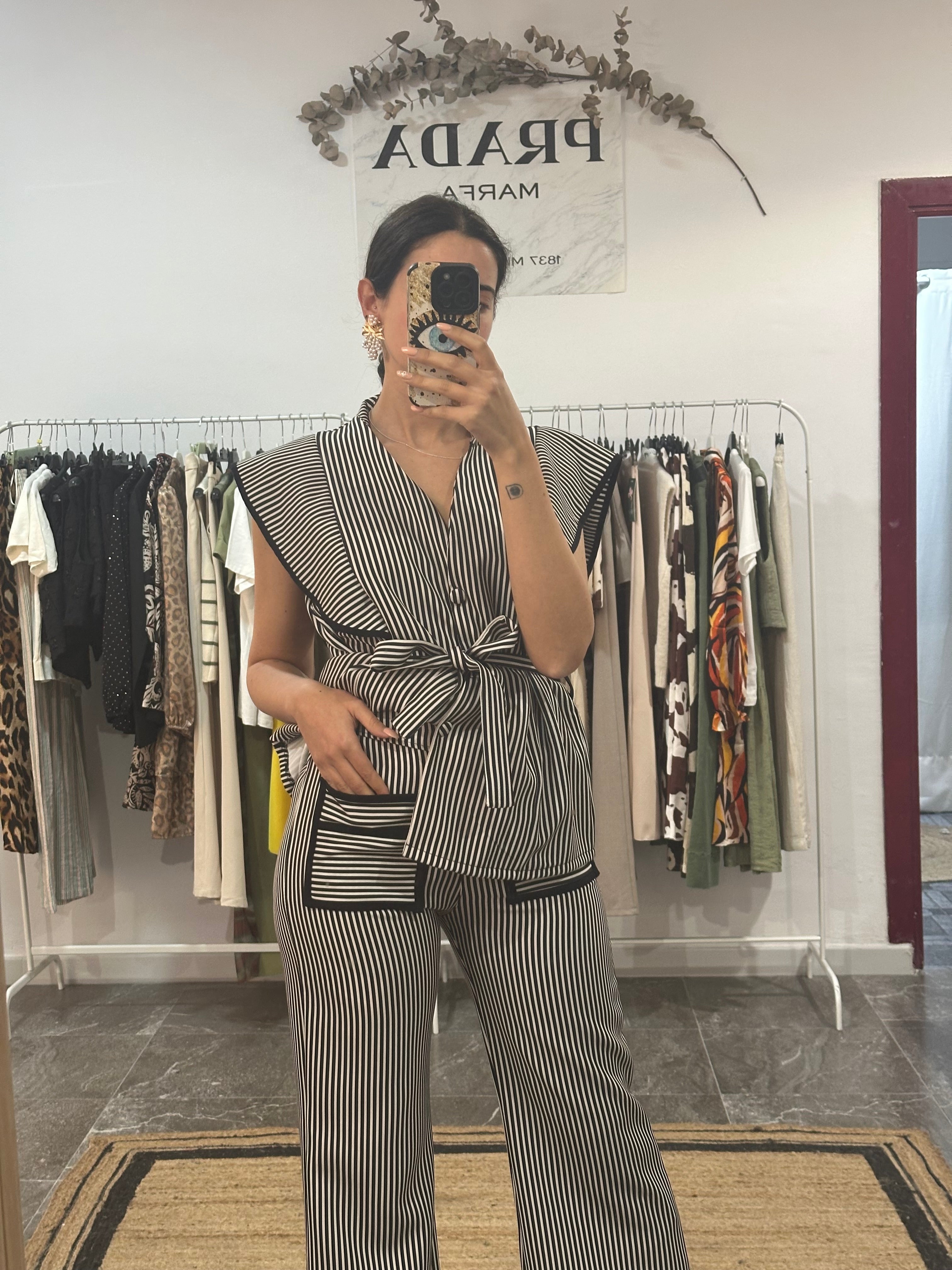 CONJUNTO RAYA NEGRO